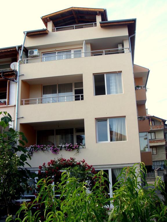 Veda Guest House Pomorie Extérieur photo