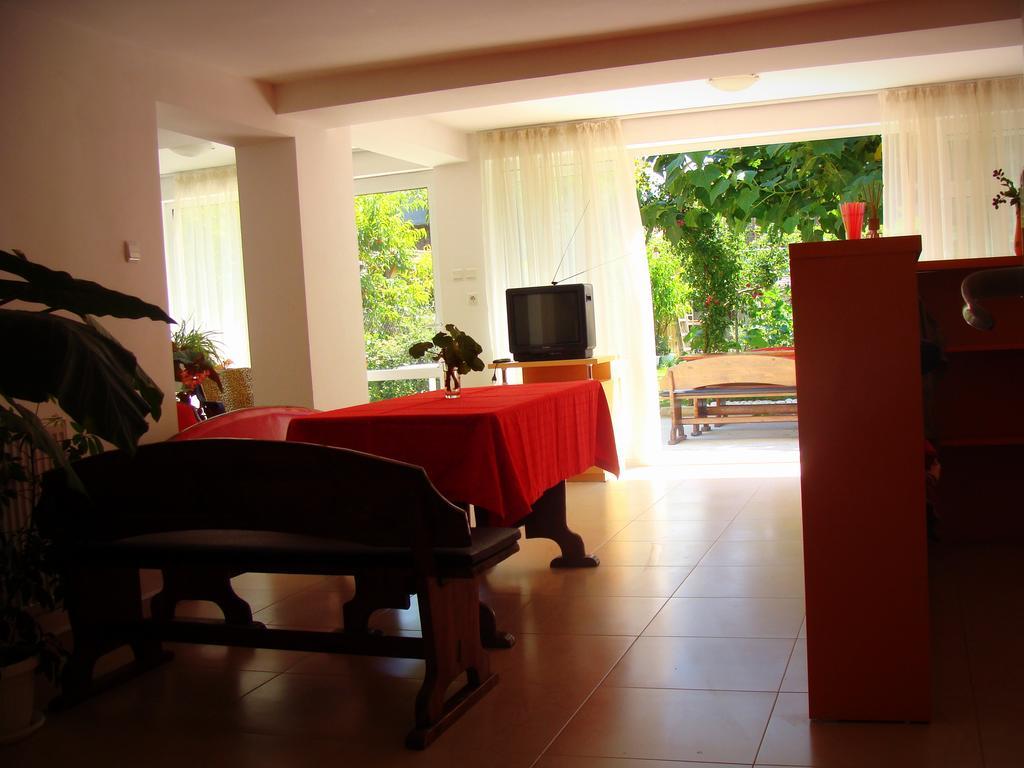 Veda Guest House Pomorie Extérieur photo