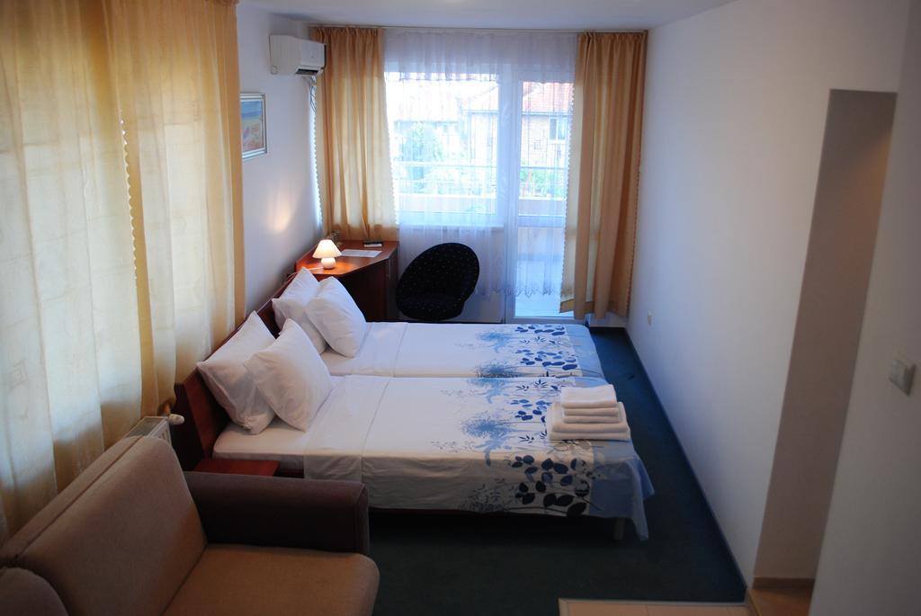 Veda Guest House Pomorie Extérieur photo