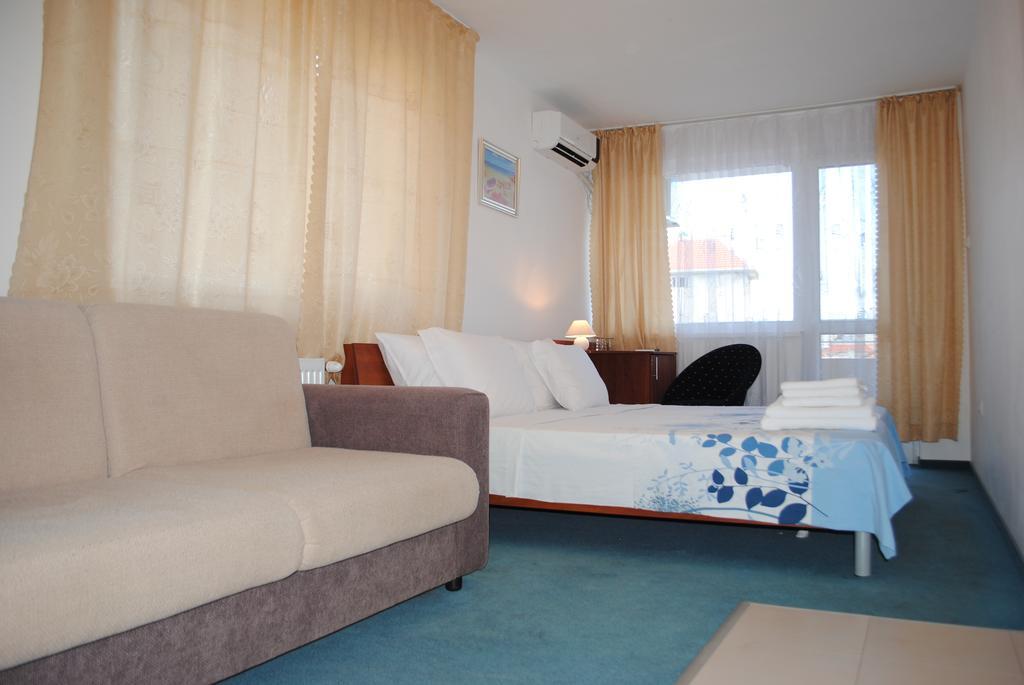 Veda Guest House Pomorie Extérieur photo