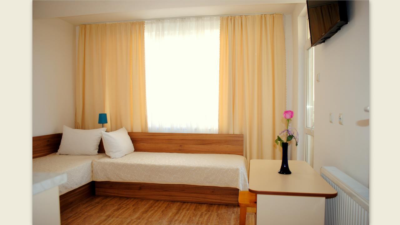 Veda Guest House Pomorie Extérieur photo