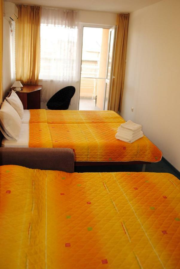 Veda Guest House Pomorie Extérieur photo